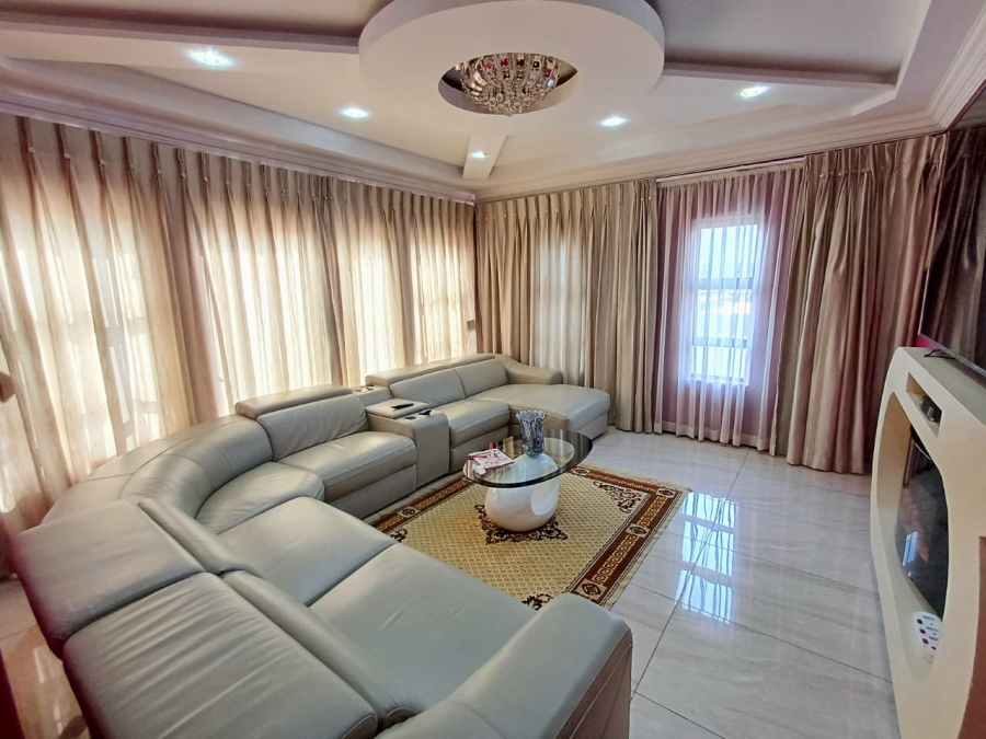 5 Bedroom Property for Sale in Xanadu Eco Park North West